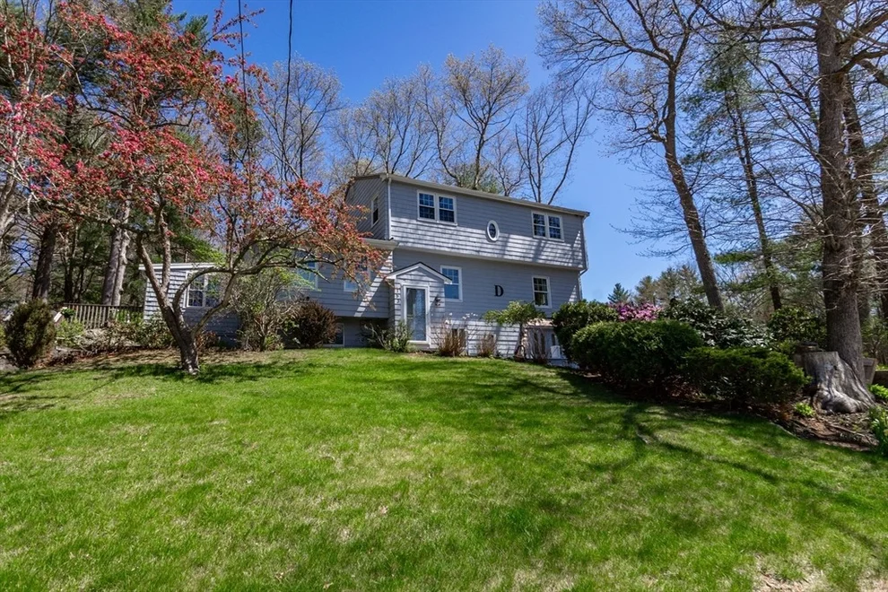 Unit for sale at 153 Franklin St, Mansfield, MA 02048
