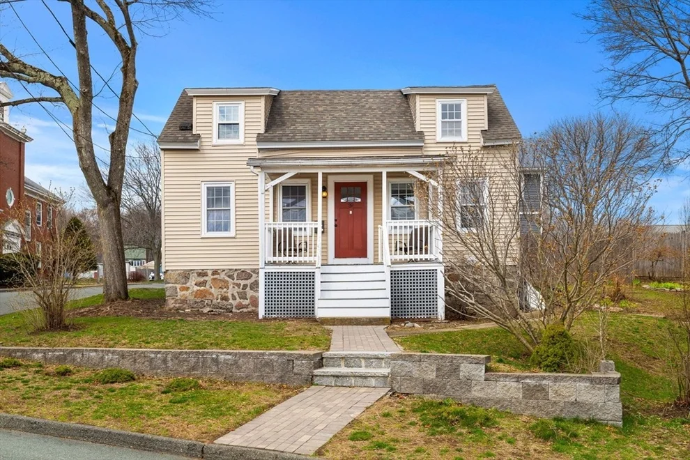 Unit for sale at 39 Chestnut St, Peabody, MA 01960