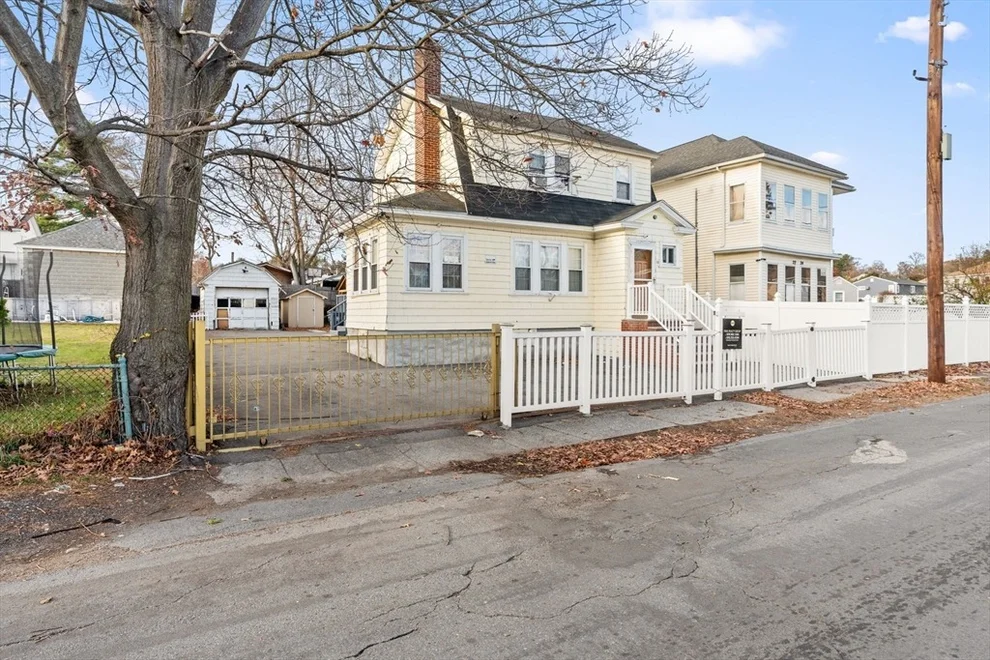 Unit for sale at 18 Larchwood Rd, Methuen, MA 01844
