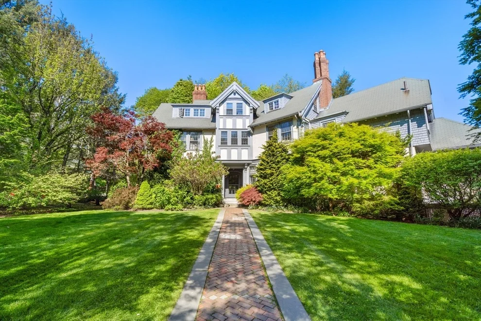 Unit for sale at 469 Walnut St, Brookline, MA 02445