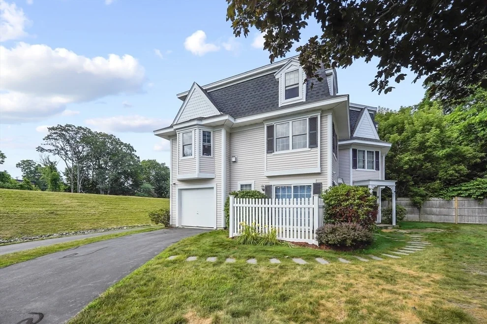 Unit for sale at 14 Victoria Garden, Framingham, MA 01701