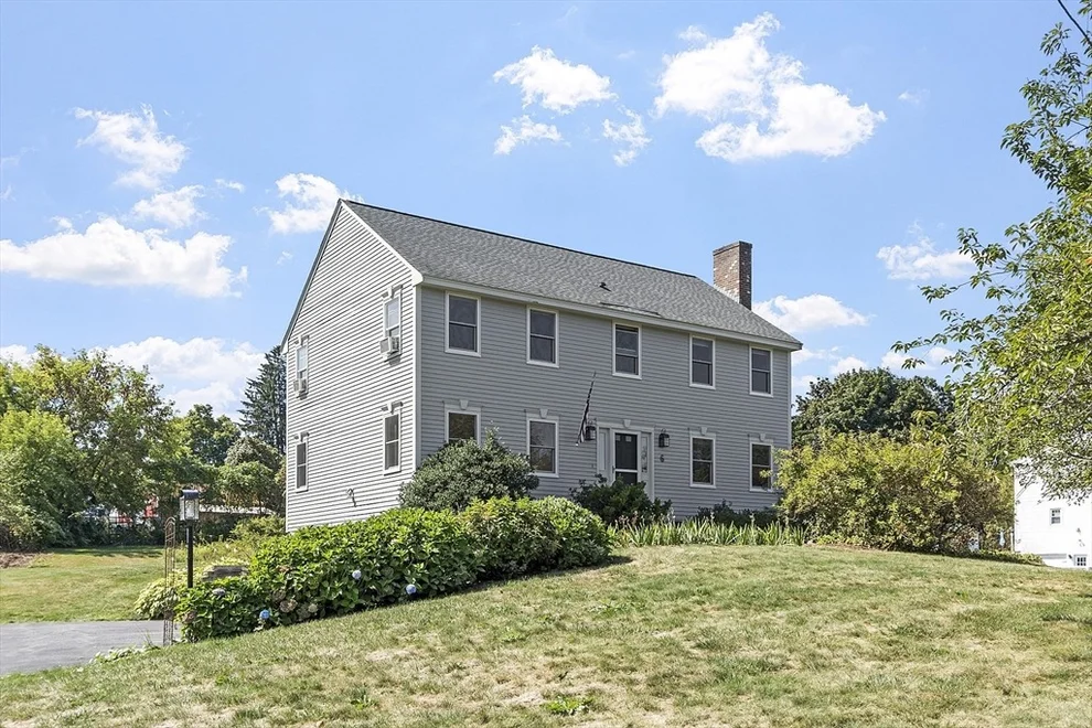 Unit for sale at 6 Ashton Ln, Sterling, MA 01564