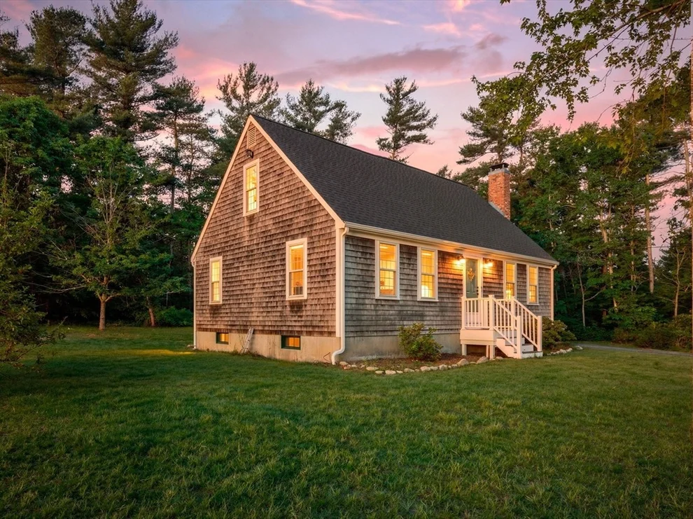 Unit for sale at 151 Walnut Plain Rd, Rochester, MA 02770