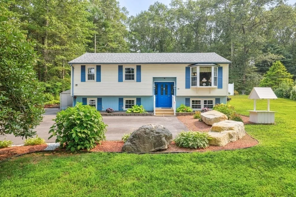 Unit for sale at 10 Dolge Ct, Charlton, MA 01507