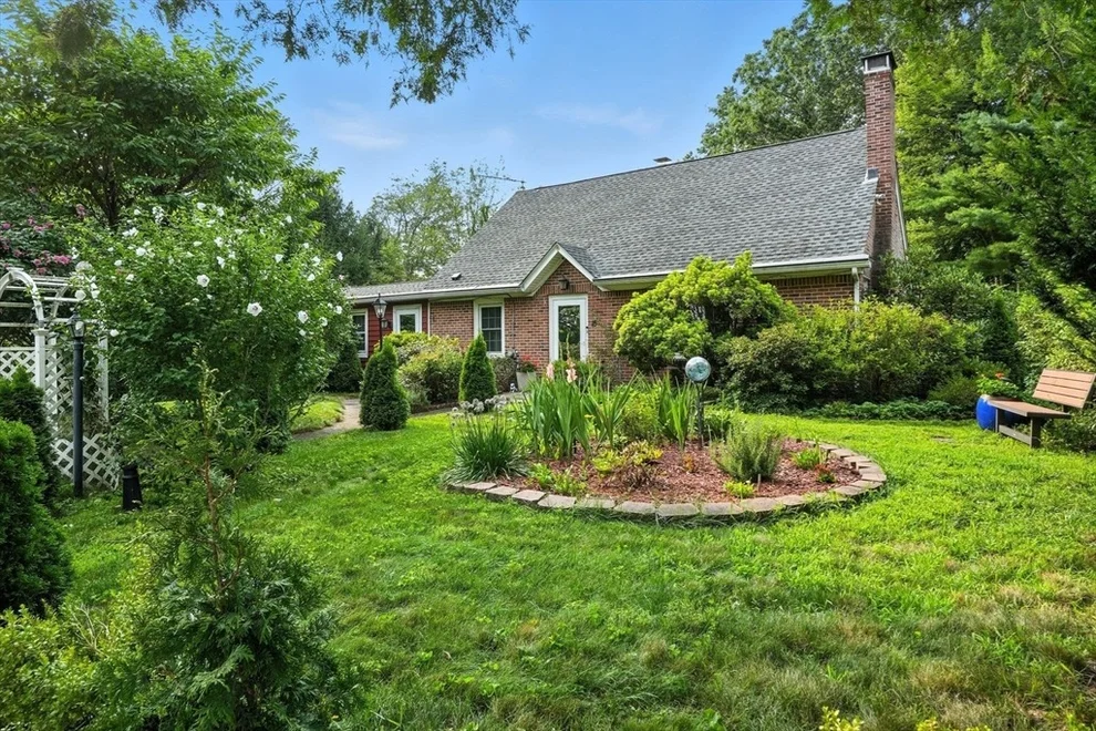 Unit for sale at 15 Purves St, East Longmeadow, MA 01028