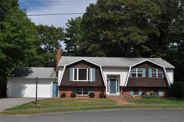 Unit for sale at 4 Sandpiper Cir, Danvers, MA 01923