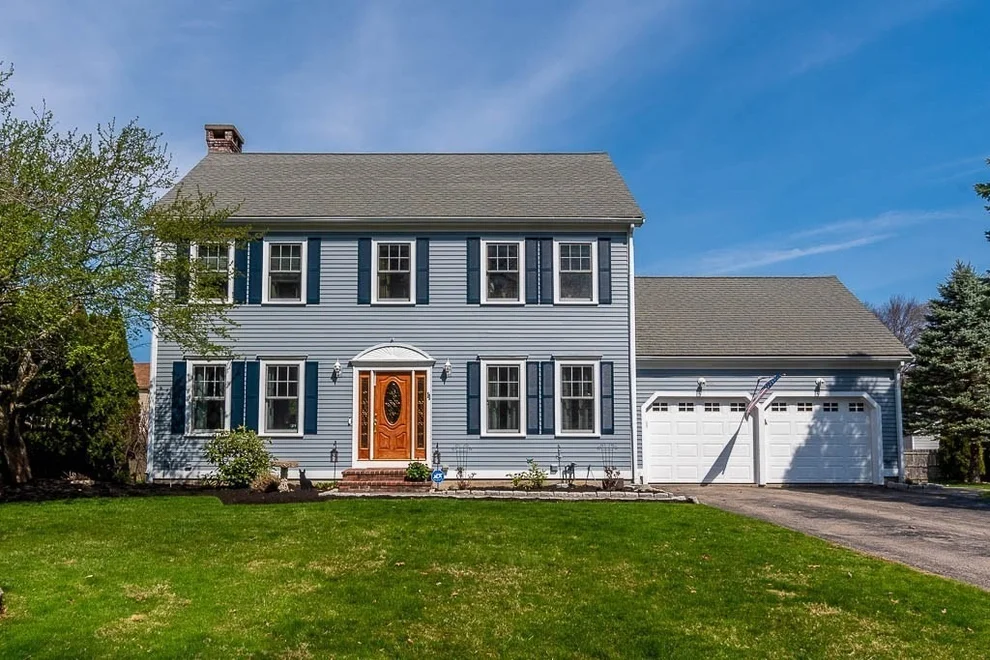 Unit for sale at 11 Autumn St, Norwood, MA 02062