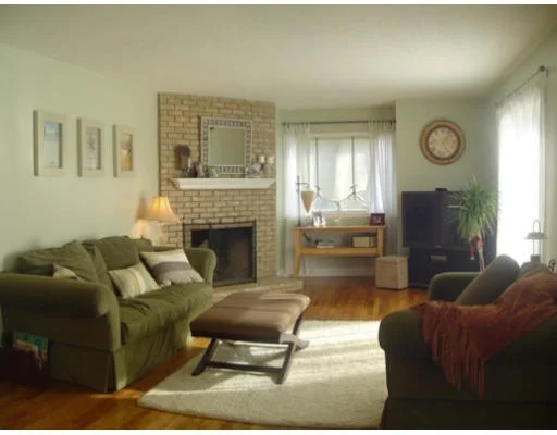 Unit for sale at 9 Queensberry Dr, Salem, MA 01970