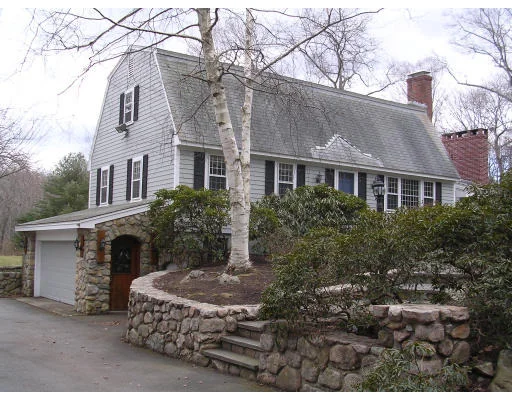 Unit for sale at 66 Charles St, Hingham, MA 02043