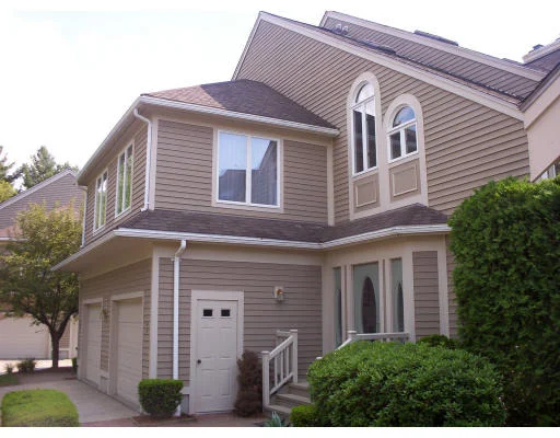 Unit for sale at 14 Pointe Rok Dr, Worcester, MA 01604