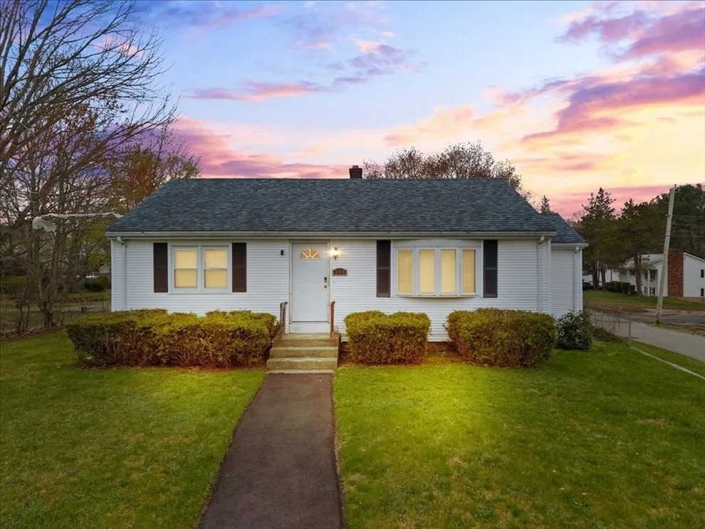 Unit for sale at 198 Highland St, Taunton, MA 02780