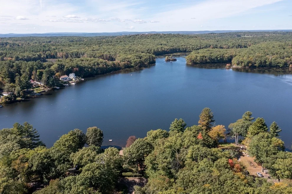 Unit for sale at 39 Burncoat Ln, Leicester, MA 01524