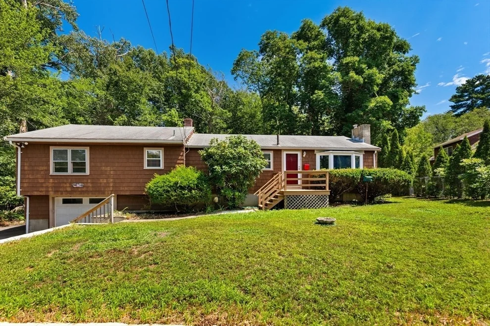 Unit for sale at 59 Holly St, Gloucester, MA 01930