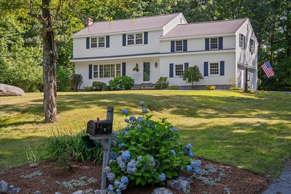 Unit for sale at 11 Hickory Rd, Southborough, MA 01772