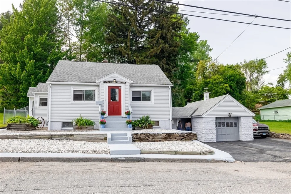 Unit for sale at 57 Pasadena Pkwy, Worcester, MA 01605