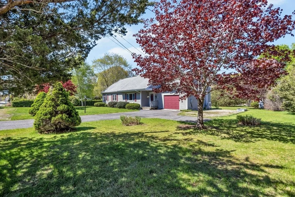 Unit for sale at 33 Thatchers Ln, Falmouth, MA 02536