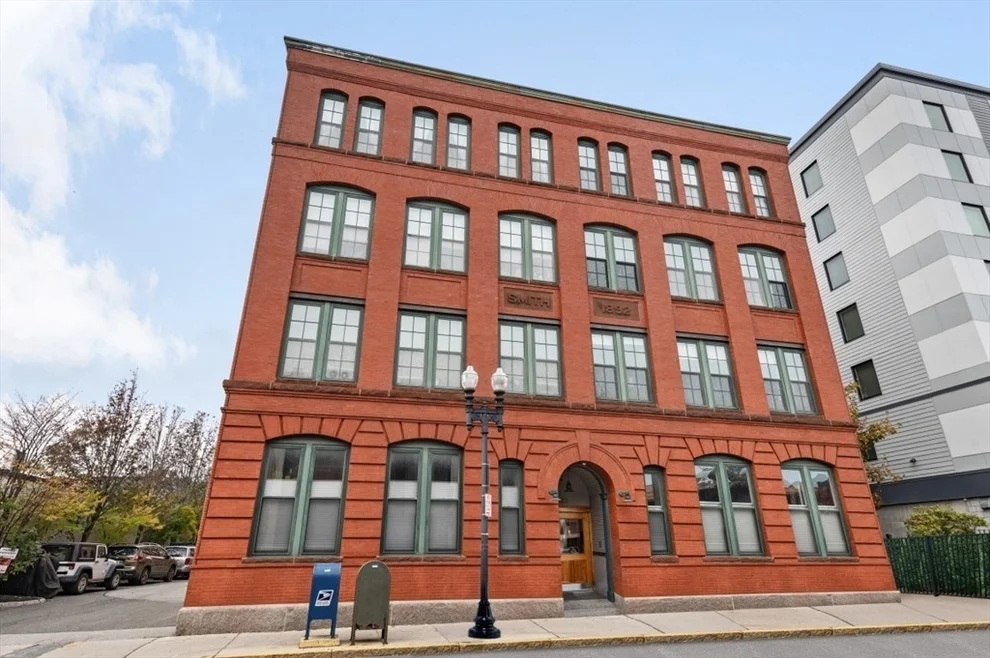 Unit for sale at 589 Essex St, Lynn, MA 01901