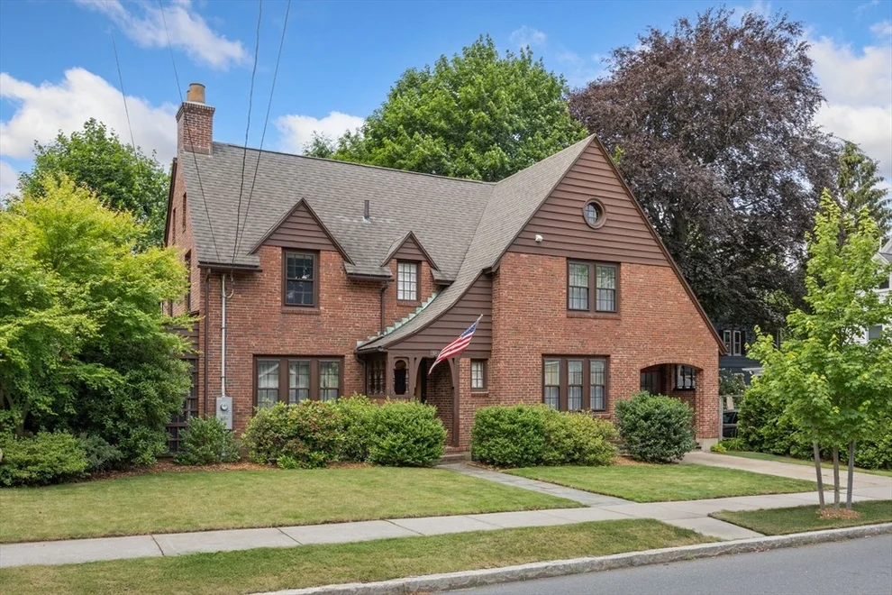 Unit for sale at 94 Lincoln, Melrose, MA 02176