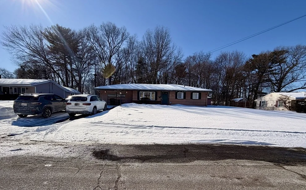 Unit for sale at 133 Ardsley Circle, Brockton, MA 02302