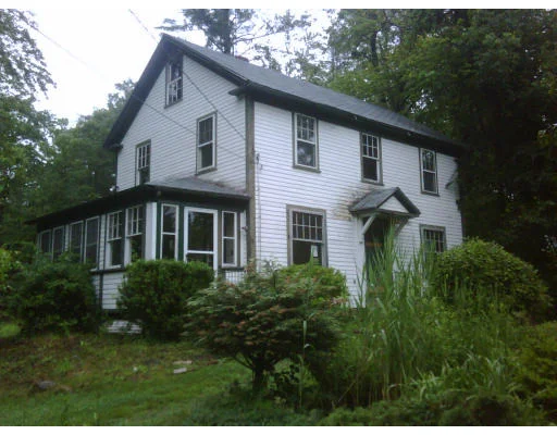 Unit for sale at 15 Chestnut St, Lunenburg, MA 01462