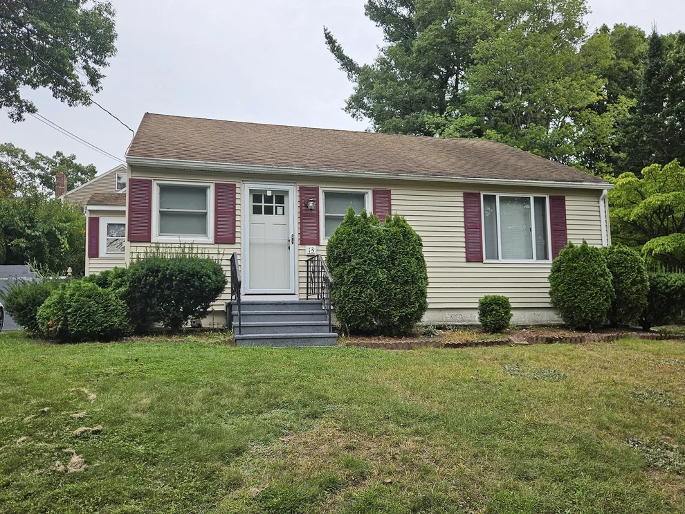 Unit for sale at 13 Hancock St, Shrewsbury, MA 01545