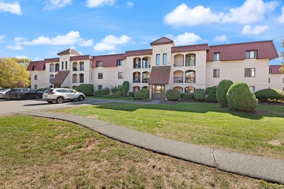 Unit for sale at 685 Oak Street, Brockton, MA 02301