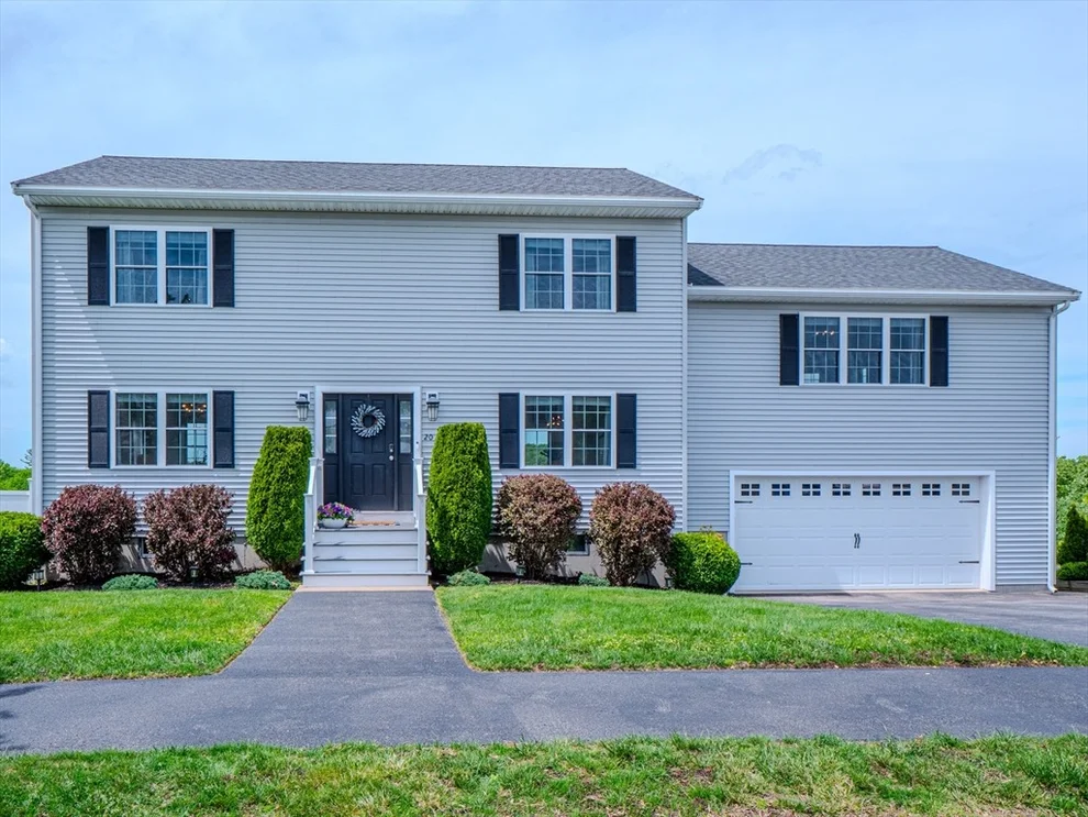 Unit for sale at 20 Gedney Dr, Peabody, MA 01960