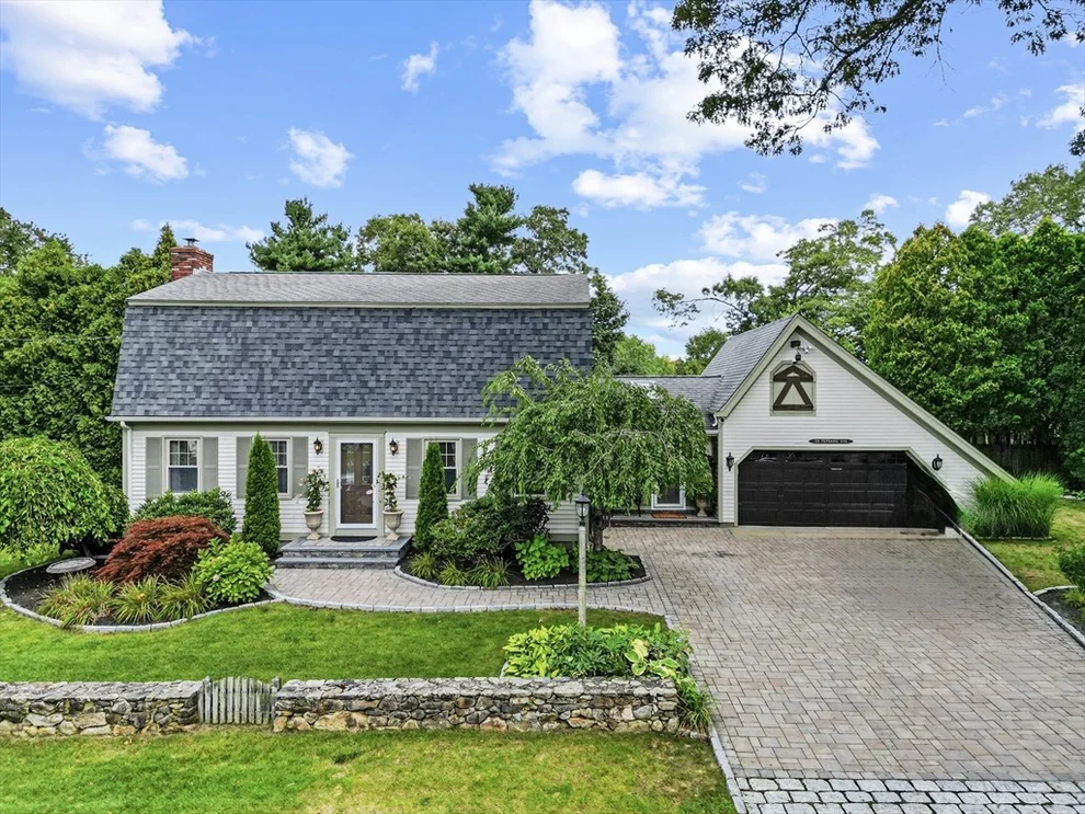 Unit for sale at 39 Pershing Ave, Acushnet, MA 02743