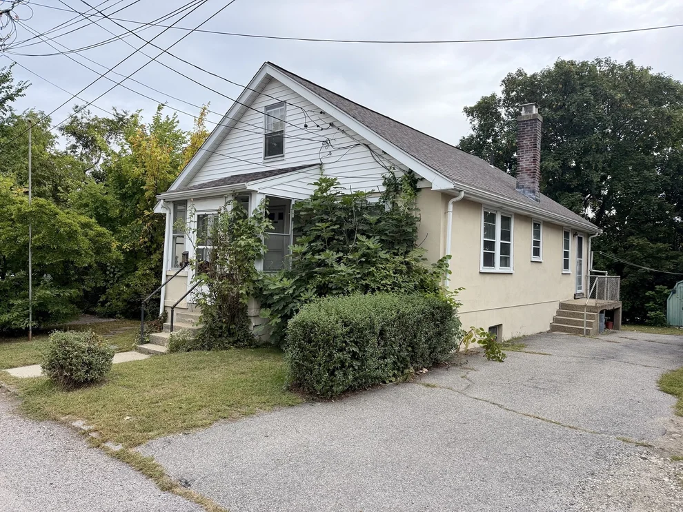 Unit for sale at 25 Lyons Ct, Watertown, MA 02472