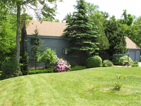 Unit for sale at 12 Old Lantern Cir, Paxton, MA 01612
