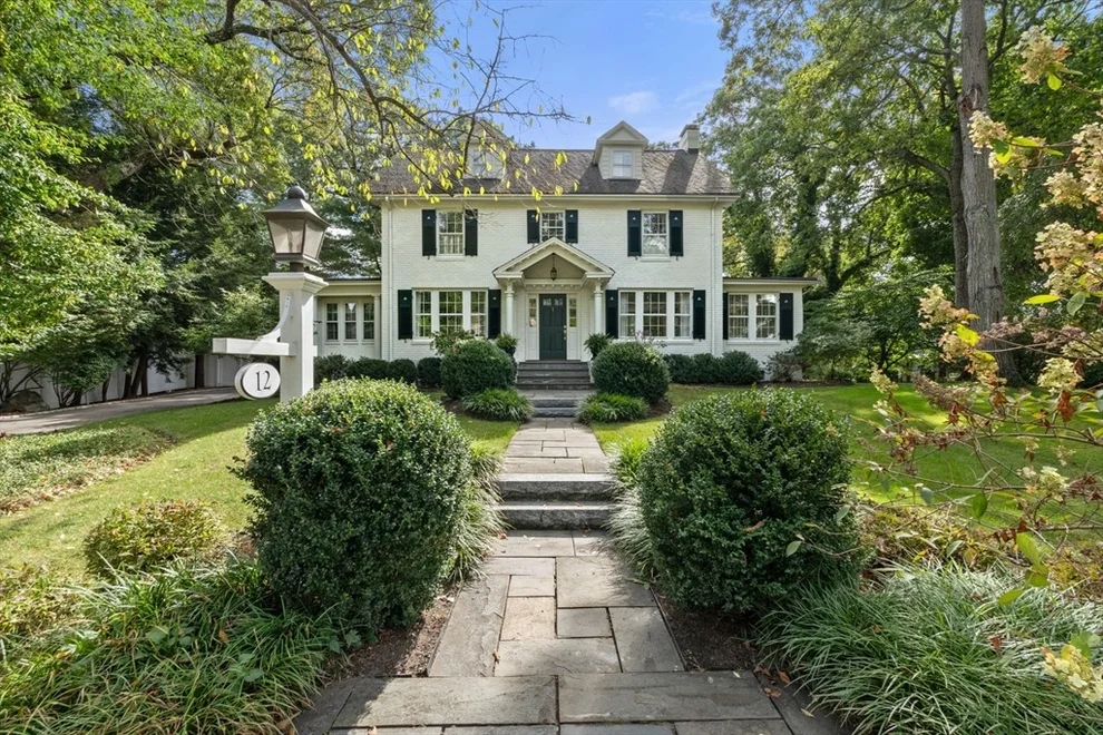 Unit for sale at 12 Cypress Rd, Wellesley, MA 02481