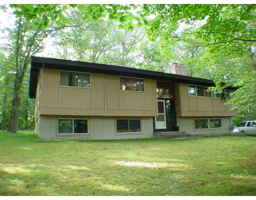 Unit for sale at 37 Main Circle, Shrewsbury, MA 01545