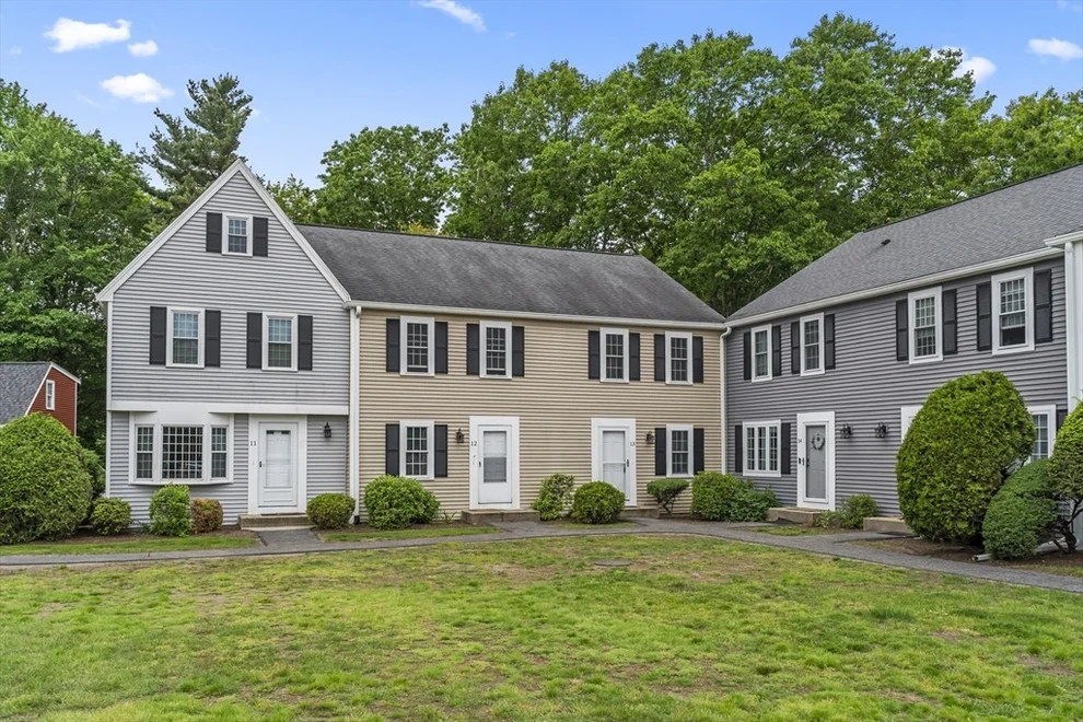 Unit for sale at 585 Turnpike St, Easton, MA 02375
