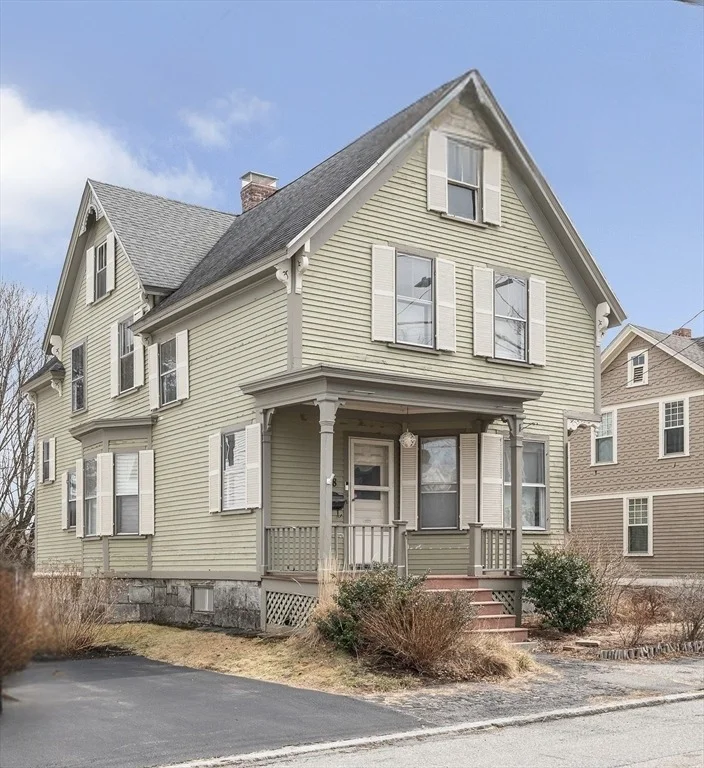 Unit for sale at 28 Wentworth Ave, Lowell, MA 01852