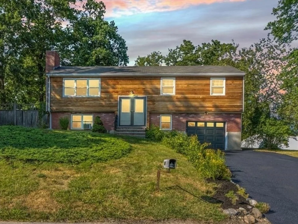 Unit for sale at 49 Longfellow Dr, Newburyport, MA 01950