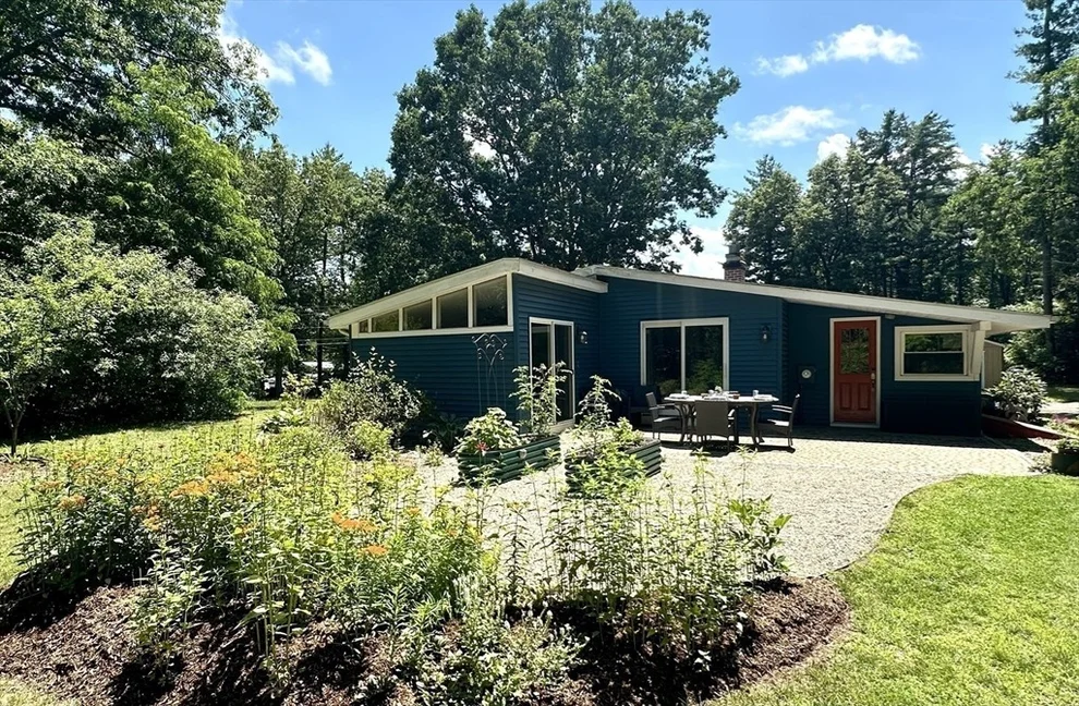 Unit for sale at 84 Line, Southampton, MA 01073
