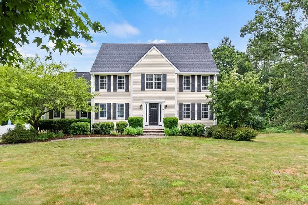 Unit for sale at 34 River Edge Rd, Mansfield, MA 02048