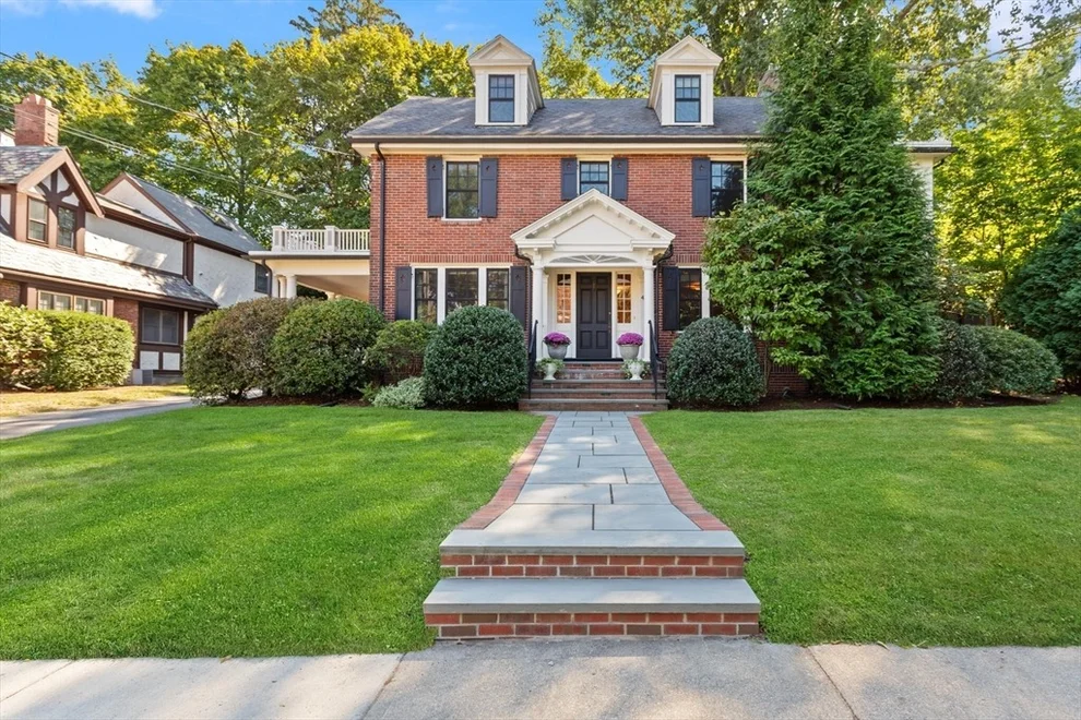 Unit for sale at 41 Fellsmere Rd, Newton, MA 02459