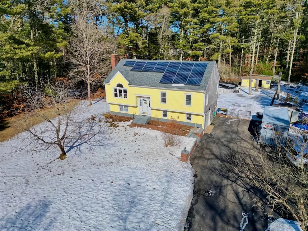 Unit for sale at 5 Richfield Cir, Carver, MA 02330