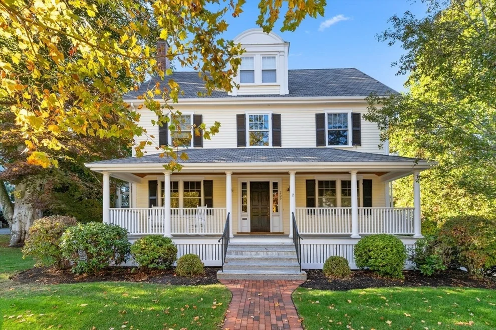 Unit for sale at 209 Waltham St, Lexington, MA 02421