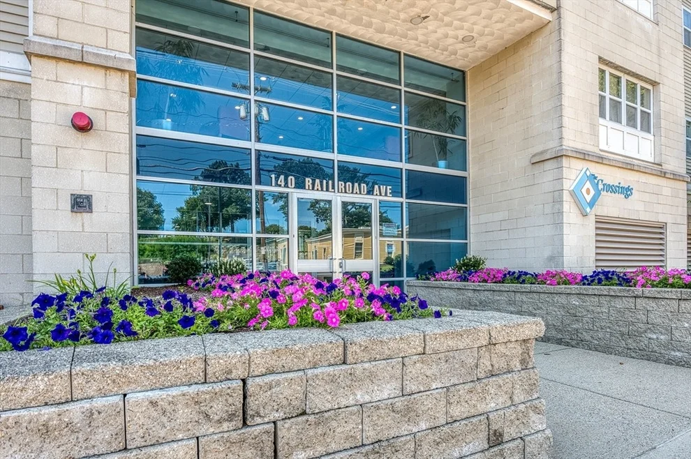 Unit for sale at 140 Railroad Ave, Norwood, MA 02062