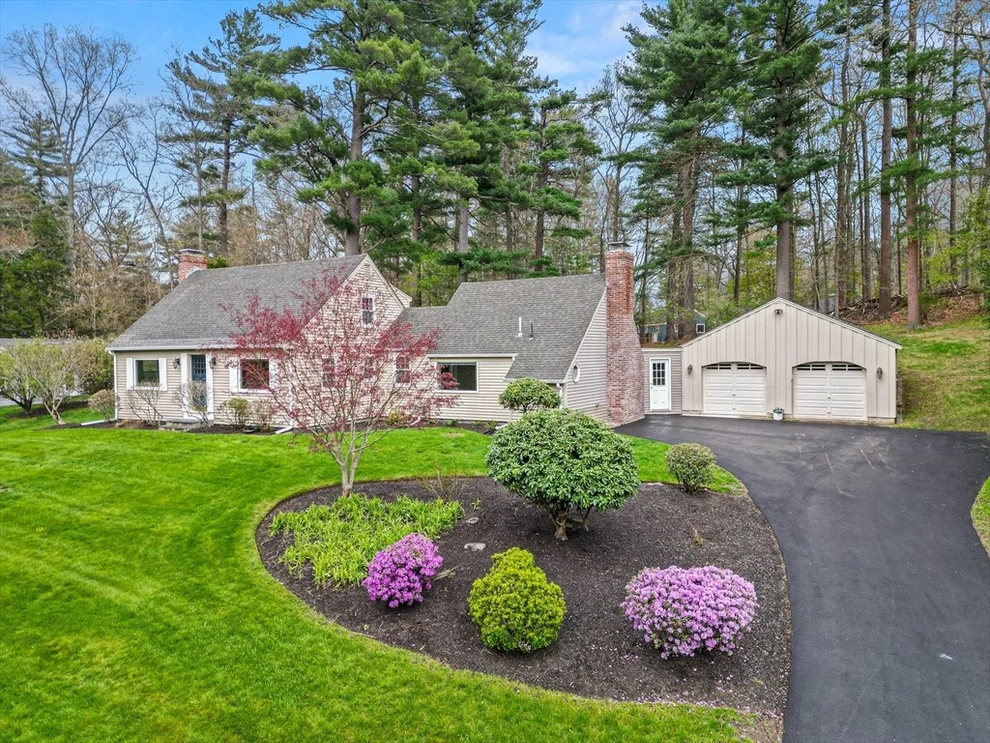 Unit for sale at 10 Glen Rd, Topsfield, MA 01983