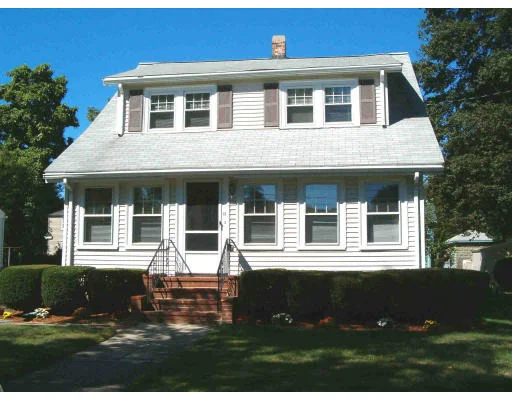 Unit for sale at 18 Greenwood Ave, Wakefield, MA 01880
