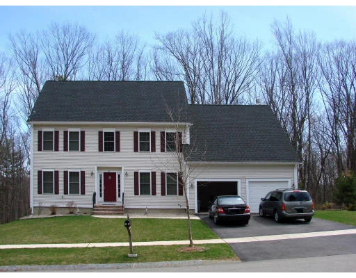 Unit for sale at 15 Olde Taverne Lane, Amesbury, MA 01913