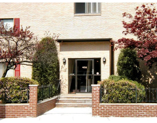 Unit for sale at 408 Broadway, Lynn, MA 01904