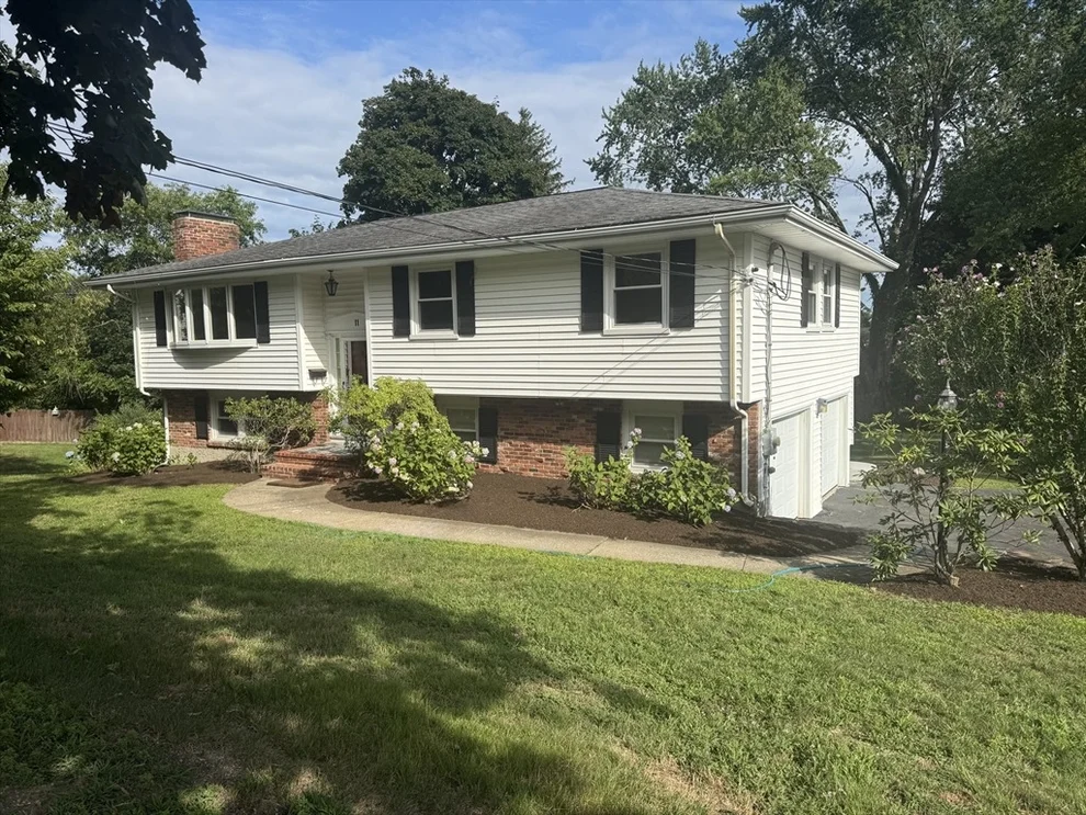 Unit for sale at 11 Aspen Ct, Dedham, MA 02026