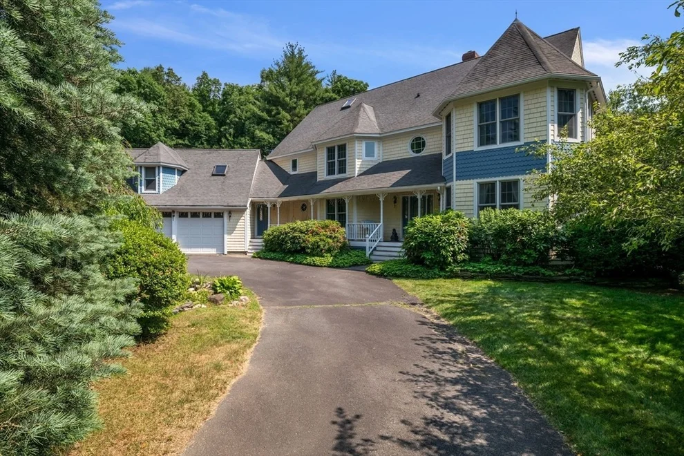 Unit for sale at 19 Indian Pipe Ln, Amherst, MA 01002