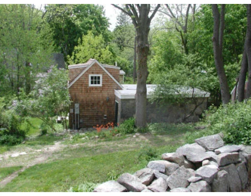 Unit for sale at 10 Dennis Ct, Gloucester, MA 01930