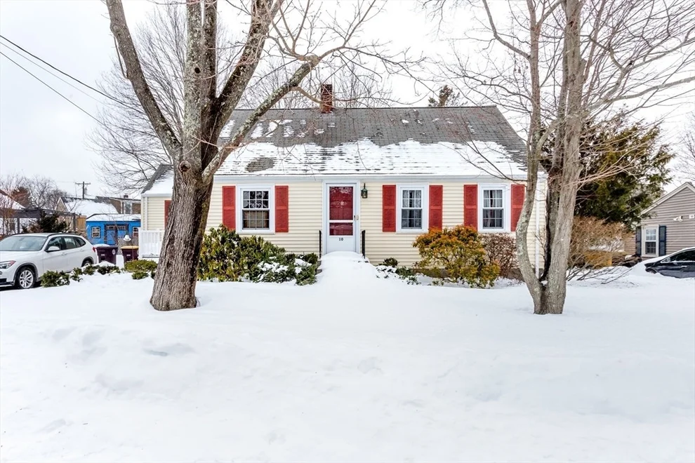 Unit for sale at 10 Marion Rd, Weymouth, MA 02191