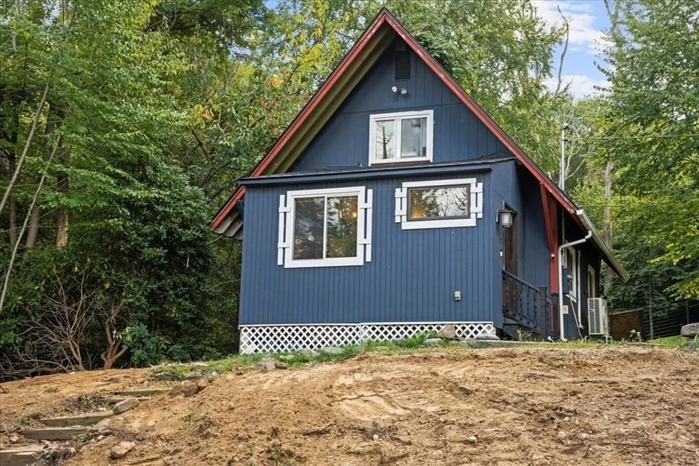 Unit for sale at 7 Sheila Dr, Holland, MA 01521